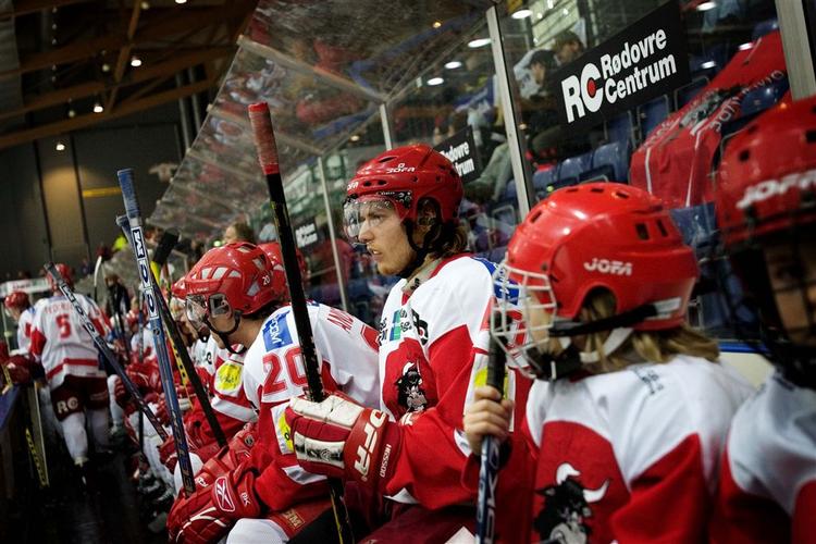 Ishockeyspillerne skal fremover oppe sig i pokalturneringen. Der er nemlig point at hente til Isligaen. 