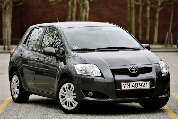 Set udefra minder Toyota Auris ganske meget om den seneste udgave af Corolla. Foto: Martin Lehmann 
