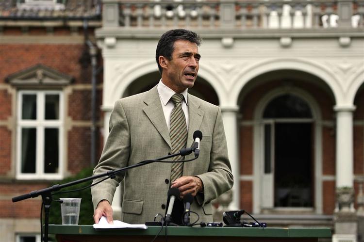 Anders Fogh Rasmussen har i fire år sagt nej til at mødes med Bo Elkjær fra Ekstra Bladet. 