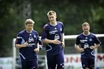 Jon Dahl og Nicklas Bendtner. Begge er med fra start mod Letland. 