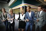 DR´s værter på den nye kanal er Louise Bjerregaard, Lotte Thor-Jensen, Anette Dich, Abdel Aziz-Hamad Mahmoud og Kasper Jessing. 
