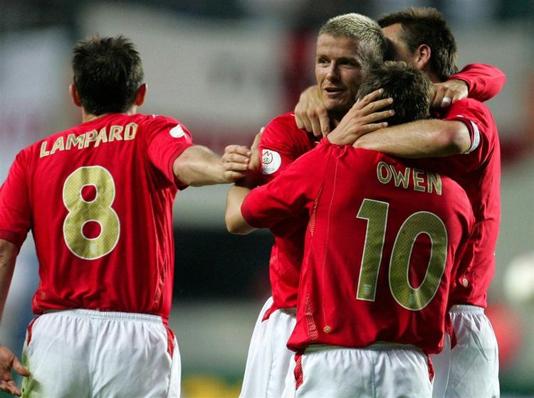 Joe Cole scorede det første mål, hvorefter David Beckham lagde op til Englands to næste mål som Peter Crouch og Michael Owen scorede. 