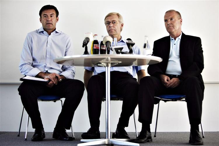 DBU var repræsenteret ved kommunikationschef Lars Berendt, generalsekretær Jim Stjerne Hansen og formand Allan Hansen ved dagens pressemøde i Brøndby. 