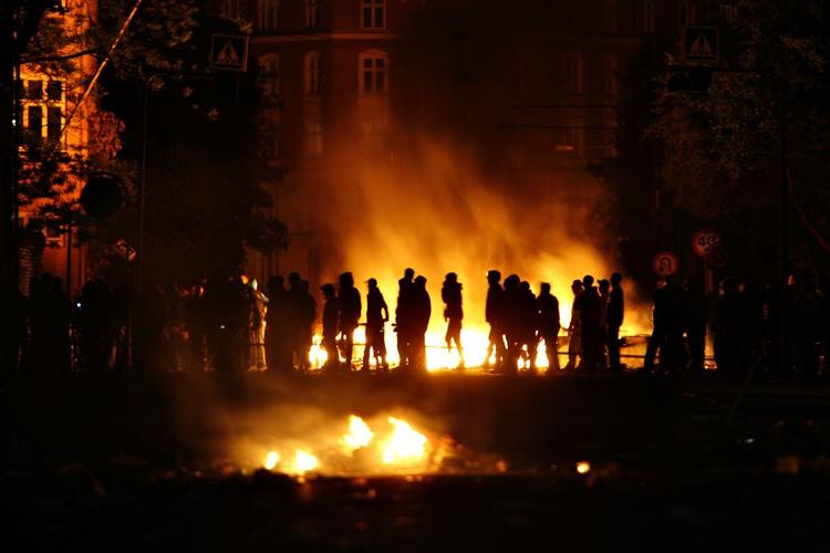 Aktivister fra Ungdomshuset har taget voldelige metoder og hærværk i brug efter rydningen af Ungdomshuset og i kontroverserne omkring Christiania. 