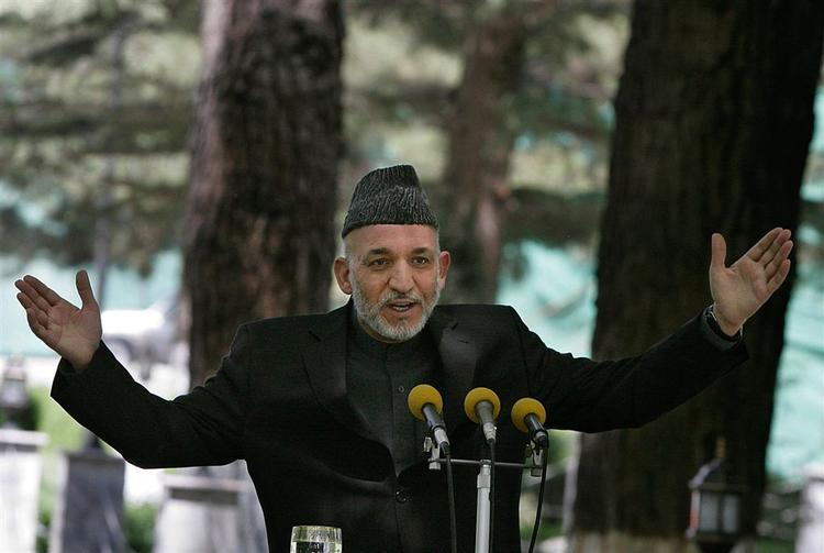 Karzai, der har været præsident siden 2001, har overlevet to attentatforsøg inden for de seneste år. 