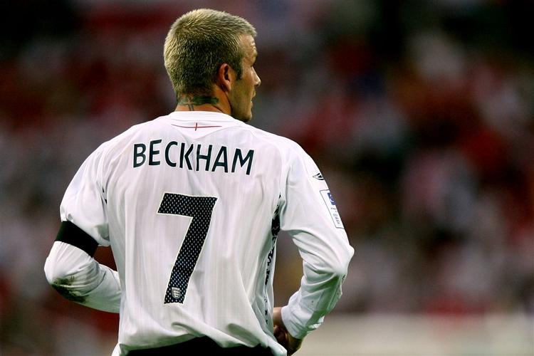 David Beckham har fået et imponerende comeback både hos Real Madrid og på det engelske landshold. Nu gør Real Madrid alt for at holde på David Beckham. 