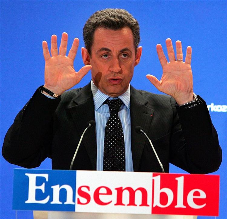 Nicolas Sarkozy på et tidligere pressemøde, hvor han optrådte i vanlig, selvsikker stil. 