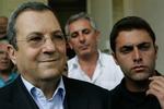 Den tidligere ministerpræsident Ehud Barak ligger i to målinger til at vinde valget til chefposten i Arbejderpartiet. 