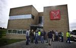 Falk-reddere blokerede i morges vagtcentralen i Smørum. De protesterede mod, at Falck benytter anden arbejdskraft, mens redderne strejker. 