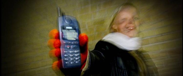 Debiltel fortalte kunderne, at at de havde vundet en mobiltelefon eller blev lovet en ”gratis” mobiltelefon, hvis de udfyldte et spørgeskema. Men det var løgn. 