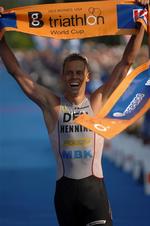 Rasmus Henning var et halvt minut foran nærmeste konkurrent, da han vandt karrierens fjerde World Cup-afdeling. 