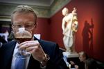 Nils Smedegaard Andersen har været koncernchef i Carlsberg siden 2001. Nu skal ølmanden lede Danmarks største virksomhed. Arkivfoto fra pressemøde i 2004. 