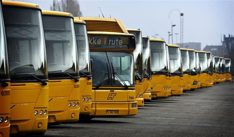 Hvis ikke bybusserne skal stå helt stille fremover kræver det, at danskerne finder vej ind i bussen igen. 
