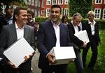 Humøret var højt, da Danmarks nyeste parti afleverede underskrifter til Indenrigsministeriet. 