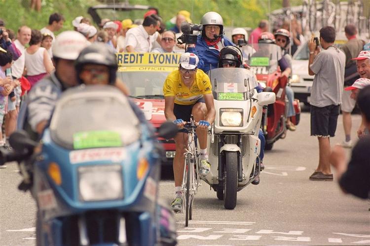 Miguel Indurain på vej til etapemålet i La Plagne i 1995 - året hvor han vandt sin femte og sidste Tour-sejr. 