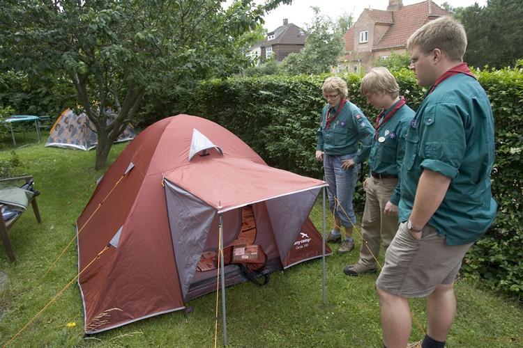 Den overdækkede indgang gør, at Easy Camp Garda 300 klarer tjekket bedst. 
