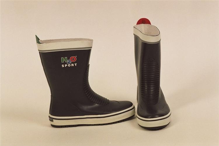 De klassiske H2O-støvler er på hylderne, hvis butikken løber tør for de billigere modeller. 