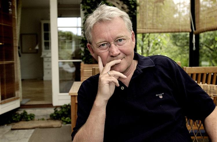 Bjarne Reuter tjener over 700.000 kr. på at låne bøger ud på biblioteket. 
