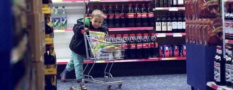 Rejsearrangøren Star Tour har tjekket priserne på, hvad det koster at fylde feriekøleskabet på nogle af danskernes mest foretrukne rejsemål. 