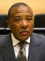 Charles Taylor viste for første gang sit ansigt i retssalen, hvor hans sag kører. 