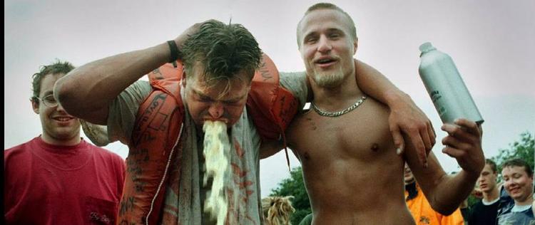 Opkast og diarré blandt turister i Danmark skyldes ofte anderledes madbakterier. I dette tilfælde skyldes det dog nok anderledes drikkevaner. Billedet er fra en tidligere Roskilde Festival. 