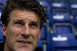 Michael Laudrup er blevet offer i et æresopgør mellem præsidenterne i Getafe og Real Madrid. 