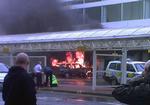 Der er endnu meget begrænsede oplysninger om det selvmordsbrev, som britisk politi skal have fundet. Men ifølge kilder er det relateret til de to mænd, der kørte en bil ind i den skotske lufthavn lørdag. 