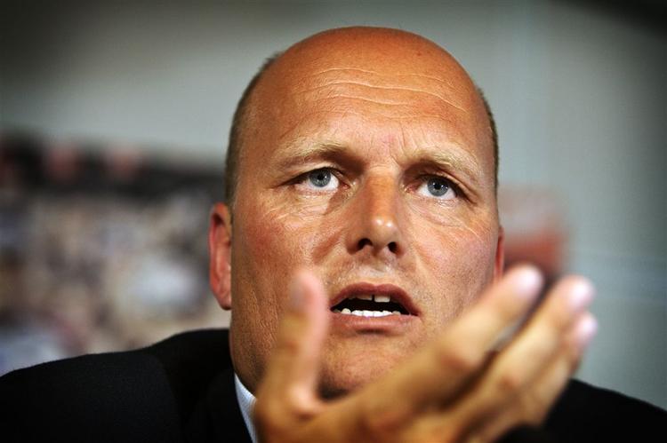 Bjarne Riis kræver beviser fra Jörg Jaksche, der har fremført hårde dopingbeskyldninger mod Team CSC-chefen. 