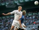 Brede Hangeland(t.v.) er eftertragtet hos flere engelske klubber. Men nordmanden er godt tilfreds med at være i FCK. 