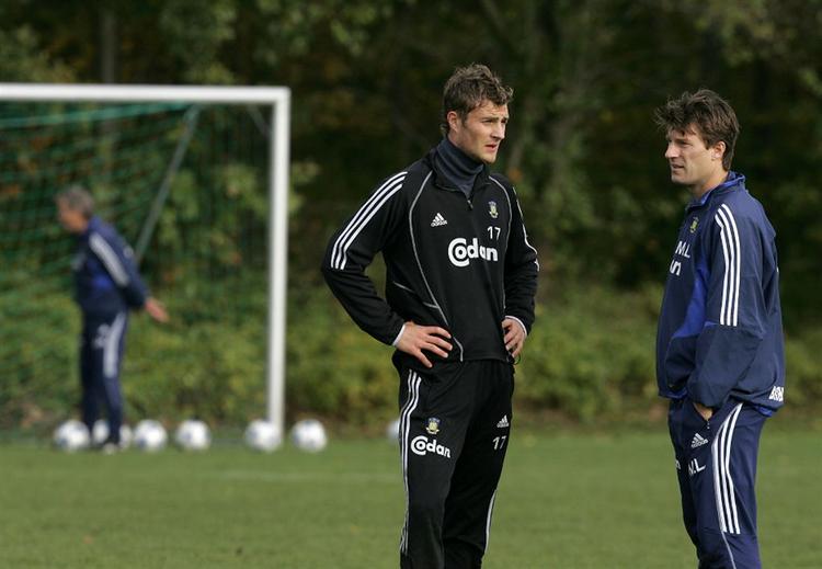 Morten Skoubo(t.v.) sammen med Michael Laudrup fra deres tid i Brøndby. Angriberen forudser, at hans tidligere chef vil få succes i Spanien. 