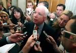 Interessen for John McCain var stor, da det i går kom frem, at hans toprådgivere forlader hans kampagne. Udsigterne til at blive republikansk præsidentkandidat forværres. 