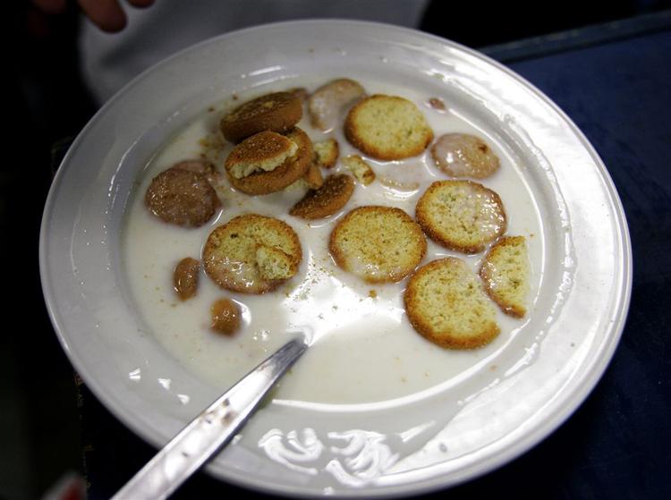 2007 sætter næppe rekord for salget af koldskål, med mindre solguderne snart tager sig grundigt sammen. 