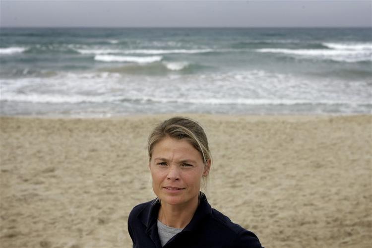 Windsurferen Bettina Honoré har sin force i blæsevejr, men til OL er der udsigt til let luft, så hun ved godt, hvad hun skal træne det næste år. 