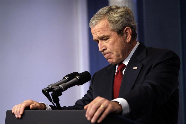 Trods pres fra Kongressen og sine egne republikanske partifæller vil Præsident Bush ikke genoverveje Irak-strategien før til september. Foto fra gårdsdagens pressemøde. 