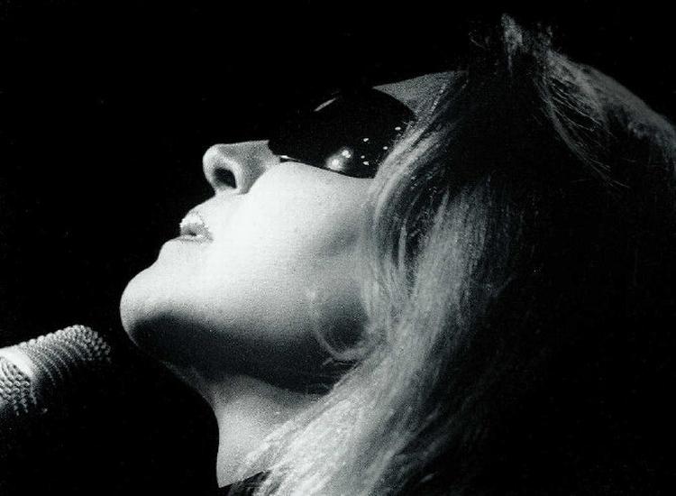 Diskretion. Eliane Elias synger med en røst, der på intet tidspunkt skruer sig op til de store, dramatiske følelser, men indtrængende, det er den.  Foto: Gorm Valentin 