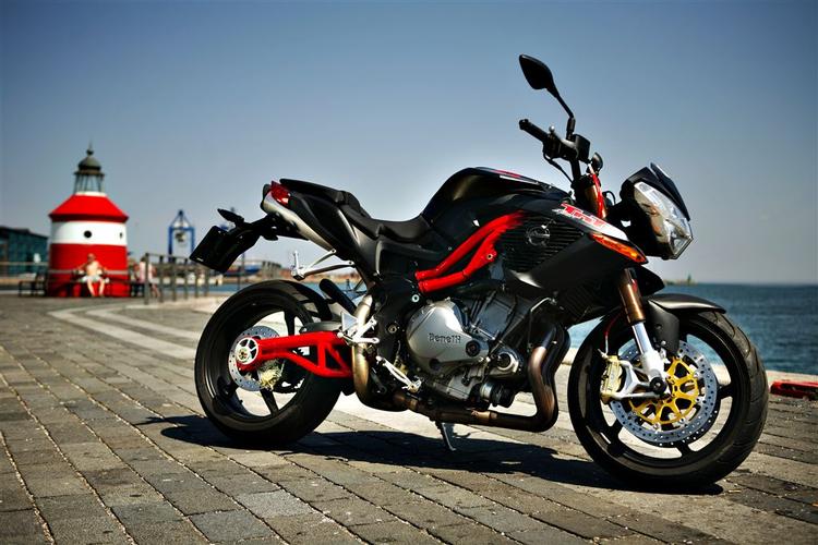 Benelli TnT Sport - ikke mange motorcykler har et mere råt udseende. 