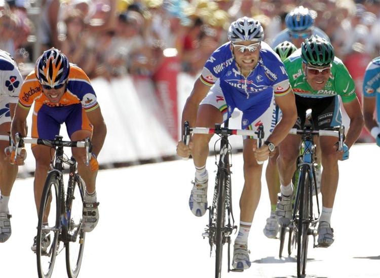 Boonen (i midten) var lidt hurtigere end Freire (t.v.) og Zabel (i grønt). 