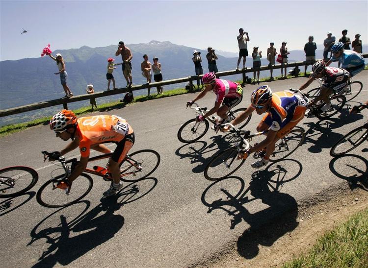 Dopingskandalerne har ikke skræmt seerne væk fra Tour de France. 