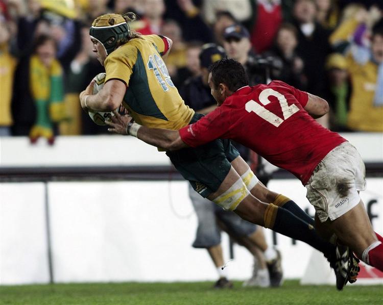 Australsk rugby er kendt for barske mænd med store huller i smilet. Nu ved vi, hvor de tabte tænder bliver af. 