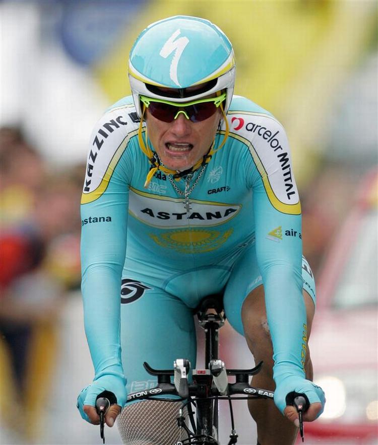 Vinokourov vandt dagens enkeltstart i suveræn stil. 
