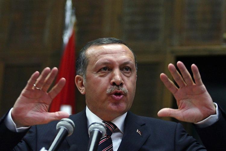Erdogan og hans konservative AKP-parti vandt for nylig en sikker valgsejr i Tyrkiet. Men premierministeren har åbenbart alligevel haft tid til at følge med i sagen om danske Heidi Hermansen. 