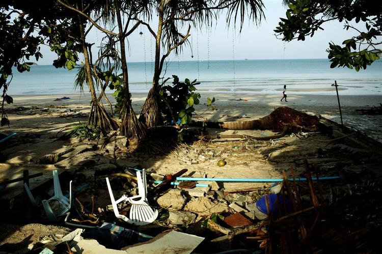 Stranden i Patong i Thailand efter tsunamien. Her deltog 5.000 mennesker i en øvelse, der skulle afprøve alarmberedskabet i tilfælde af endnu en tsunami i område.t 