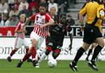 Rade Prica slider sig gennem FC Midtjyllands forsvar. 