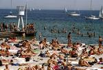 Kvinderne ved Bellevue er ligeså sexede som dem ved Rio de Janeiros berømte strand Copacabana, bare mere lyshårede, mener New York Times rejseanmelder. 