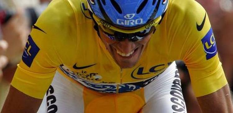 Både Levi Leipheimer og Cadel Evans var ude efter Contadors førertrøje på dagens enkeltstart, men spanieren forsvarede sig med alt hvad han havde. 