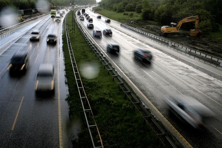 Budgetoverskridelserne svarer til 44 kilometer ny motorvej, skrier Berlingske Tidende. 