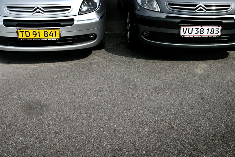 Gul eller hvid? ministeren har lukket hullet i skattelovgivningen, så der er ikke længere lige så meget at spare. 