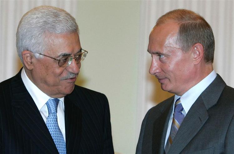 Den palæstinensiske præsident Mahmoud Abbas får ubetinget støtte af sin russiske kollega Vladimir Putin. 