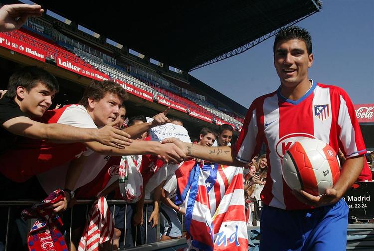 Umiddelbart var tilskuerne glade, da Jose Antonio Reyes blev præsenteret som nye stjerne i Atletico Madrid. Men Reyes frygter alligevel en negativ reaktion fra nogle fans. 