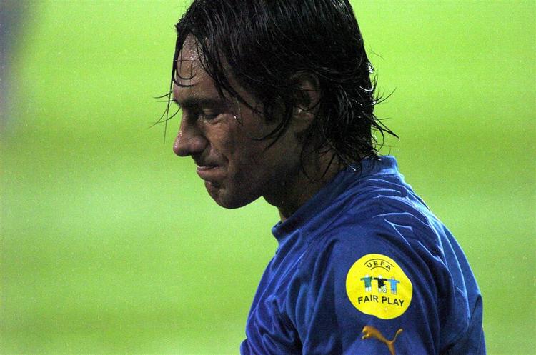 Efter 78 landskampe har AC Milands midterforsvarer Alessandro Nesta meddelt, at han stopper på det italienske landshold. 
